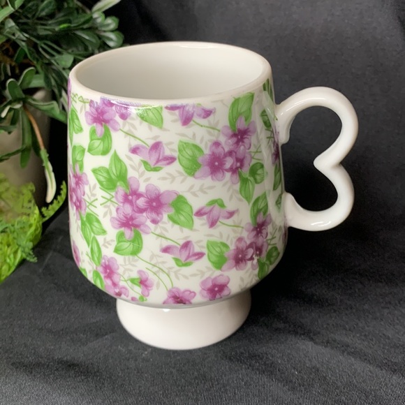 Vintage signed Inarco Tea / coffee Cup with Purple Violets / flowers - Picture 6 of 8